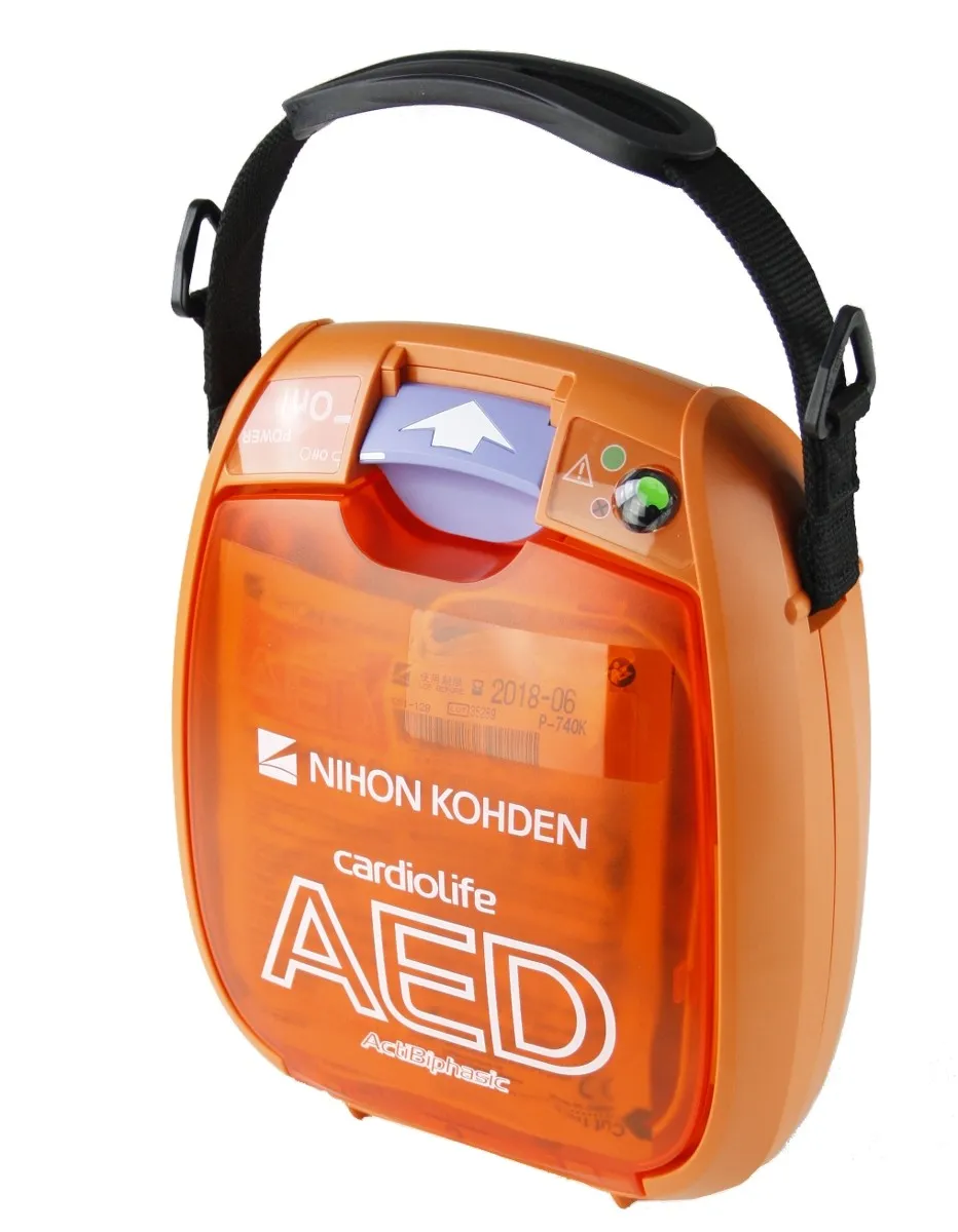 Orangener Defibrillator mit schwarzem Griff von der Vorderseite. 